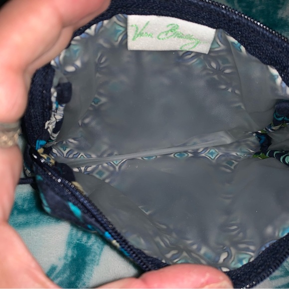 Vera Bradley Geometric Blue and Cream Floral Tote and Matching Make Up Bag - Picture 10 of 12